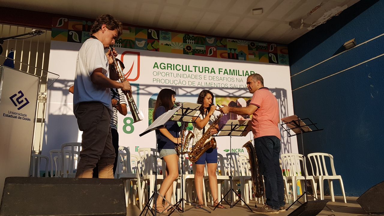 Estudantes do curso técnico em Instrumento Musical durante apresentação no primeiro dia da Agro Centro-Oeste Familiar 2018